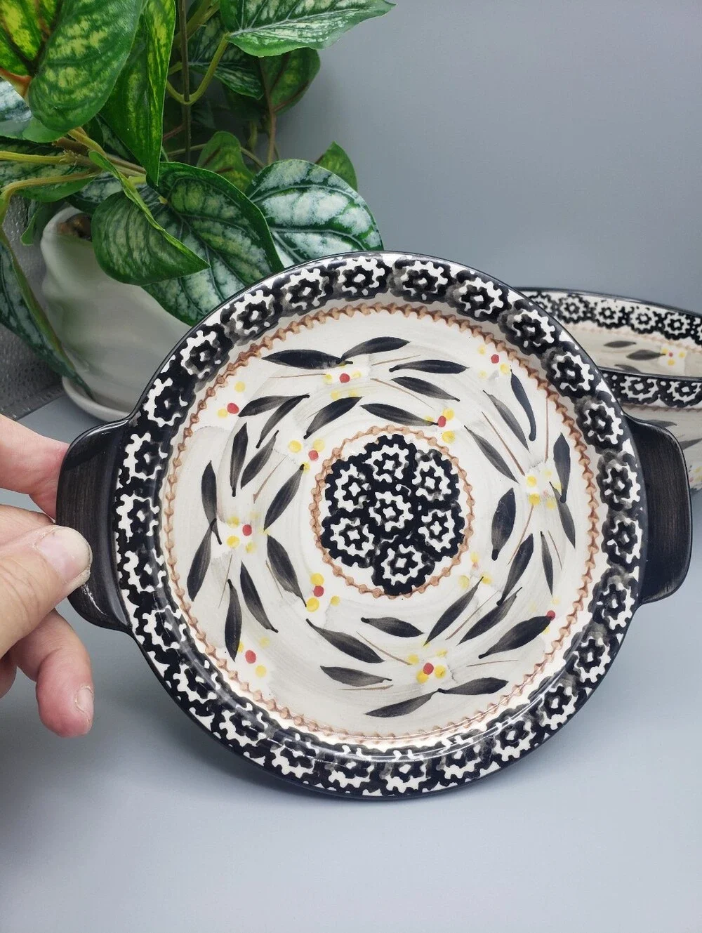 Temptations Ceramic Bowl w/ Matching Lid/Plate - Old World Black 1 Quart Size